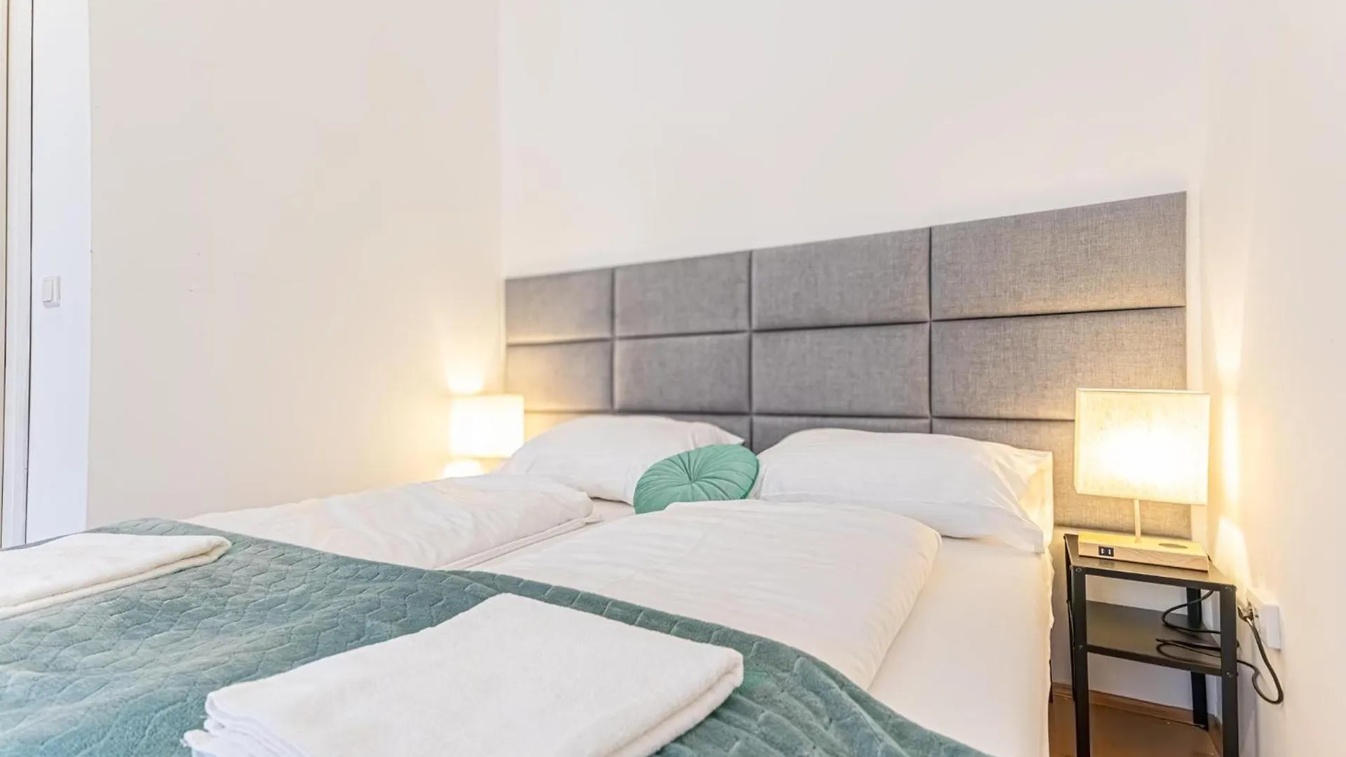 City-Linked 2Br Apartment Near Wiener Stadthalle 0*, ウィーン オーストリア