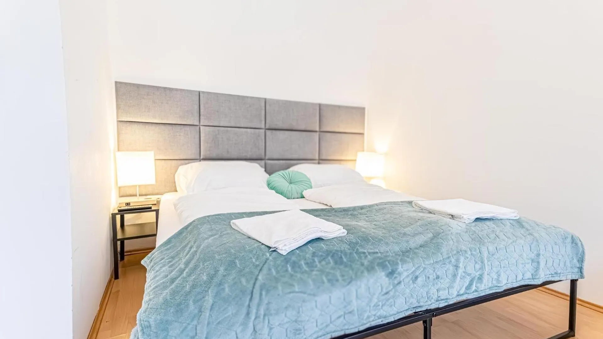City-Linked 2Br Apartment Near Wiener Stadthalle
