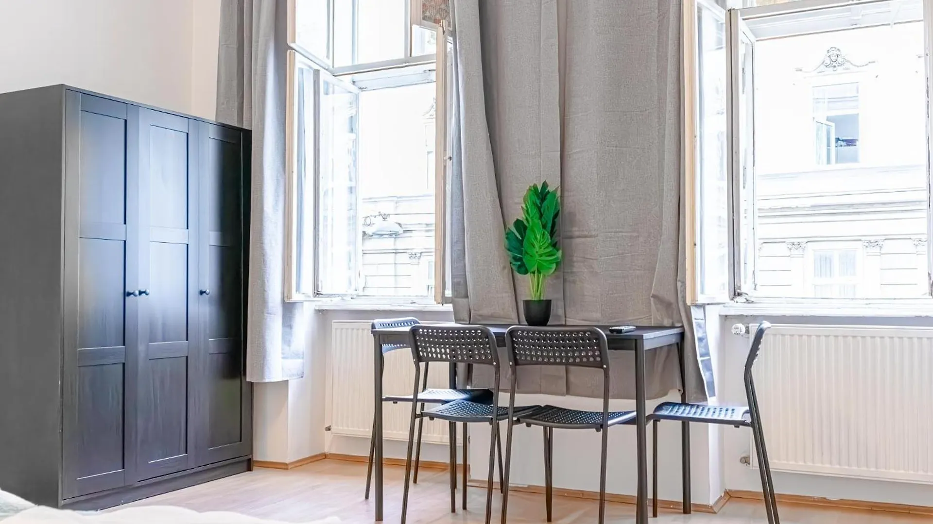 City-Linked 2Br Apartment Near Wiener Stadthalle Wien