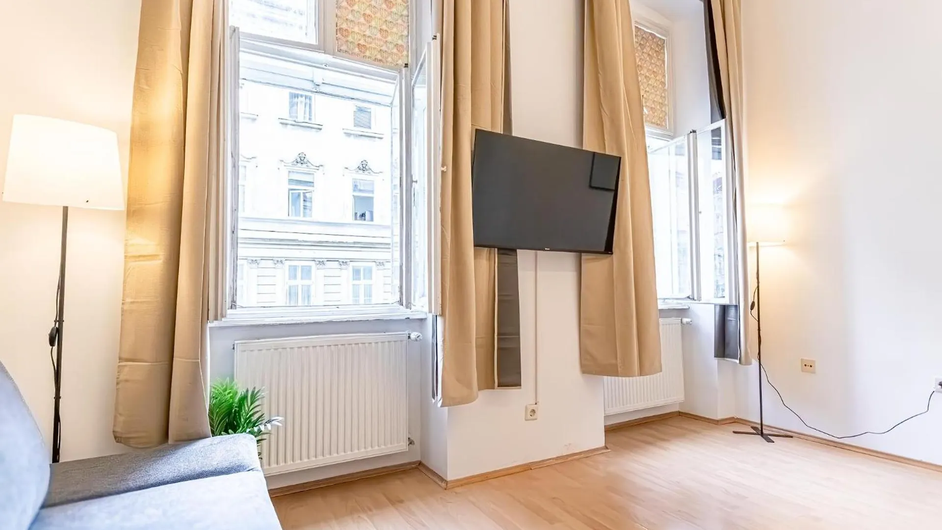 City-Linked 2Br Apartment Near Wiener Stadthalle