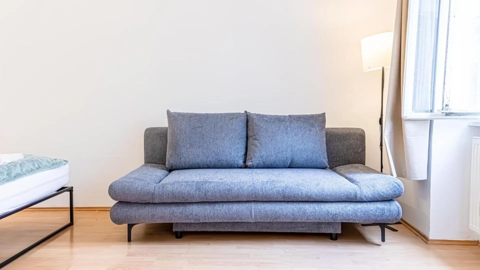 City-Linked 2Br Apartment Near Wiener Stadthalle 0*, Wien