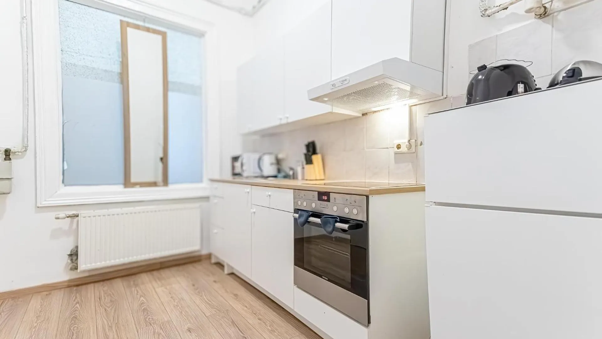 City-Linked 2Br Apartment Near Wiener Stadthalle  Wien
