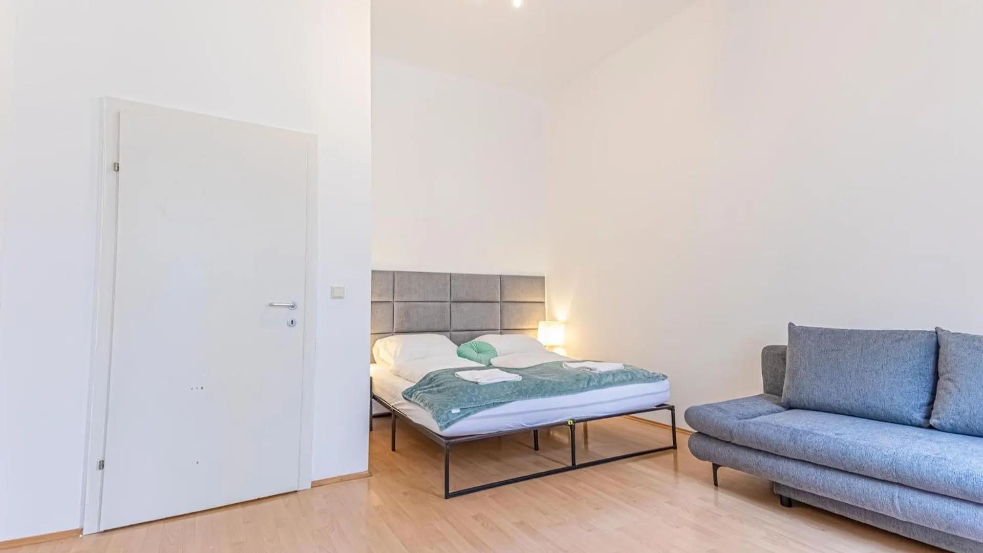 City-Linked 2Br Apartment Near Wiener Stadthalle Wien